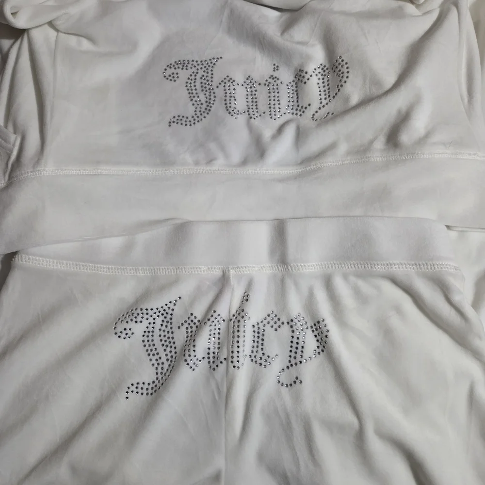 Juicy Couture White Lounge Set - Picture 1 of 4